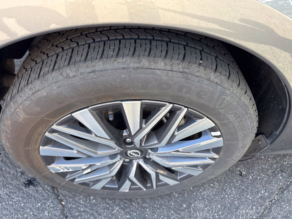 Used 2025 Nissan Altima 2.5 SV FWD image 9