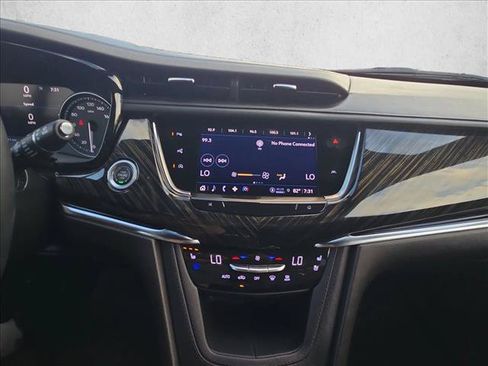 Used 2022 Cadillac XT6 Premium Luxury w/ LPO, ONYX Package FWD image 14