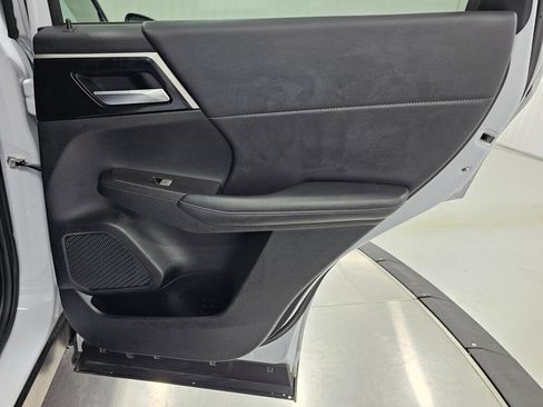 Used 2024 Mitsubishi Outlander SE AWD/4WD image 31