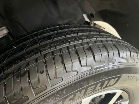 Used 2024 Jeep Grand Cherokee L Limited w/ Luxury Tech Group II image 29