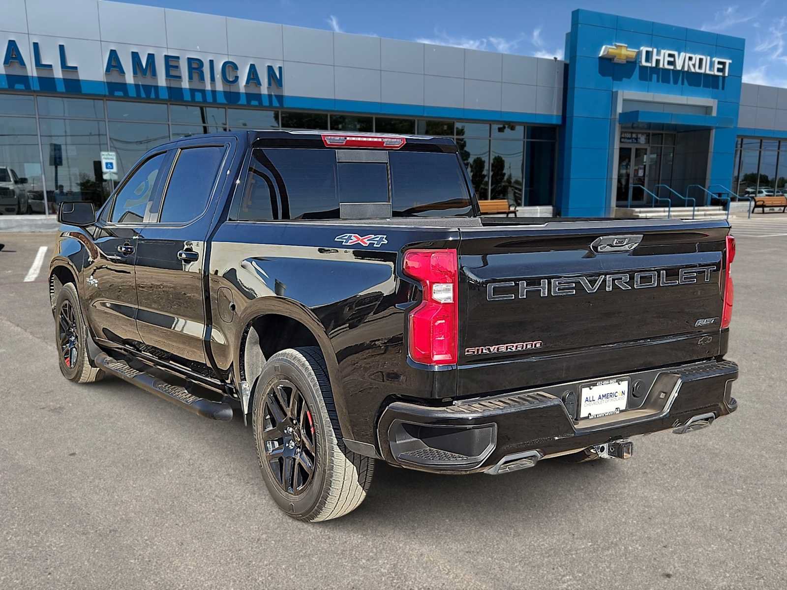 Used 2025 Chevrolet Silverado 1500 RST w/ Redline Edition AWD/4WD image 6