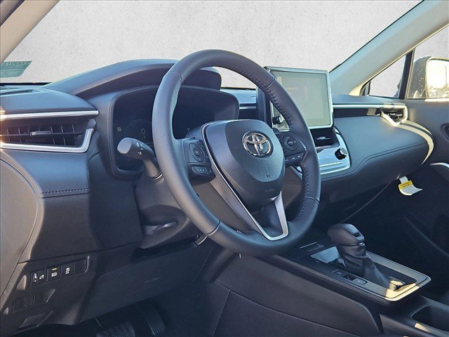 New 2026 Toyota Corolla Cross LE w/ Moonroof Package FWD image 3