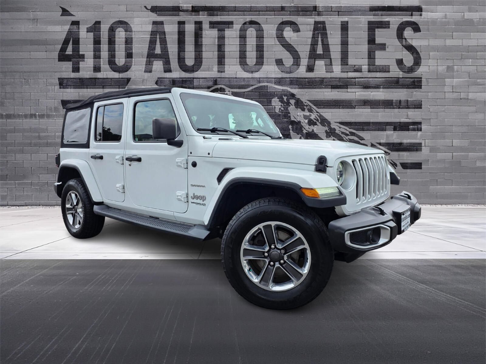 Used 2018 Jeep Wrangler Unlimited Sahara AWD/4WD image 1