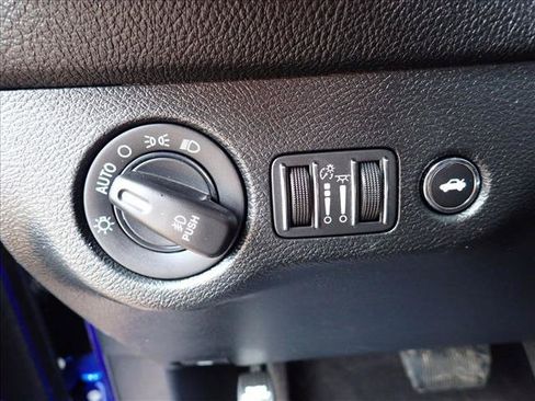 Used 2018 Dodge Challenger SXT w/ Blacktop Package RWD image 13