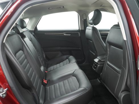 Used 2015 Ford Fusion SE w/ Equipment Group 202A FWD image 12