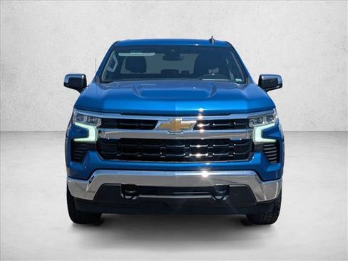 Used 2023 Chevrolet Silverado 1500 LT AWD/4WD image 2