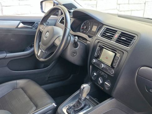 Used 2013 Volkswagen Jetta SEL image 17