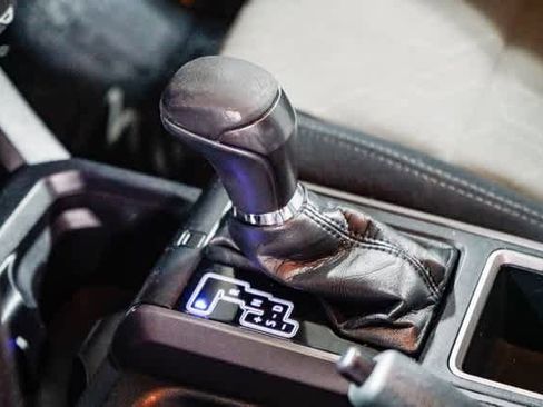 Certified 2021 Toyota Tacoma TRD Off-Road image 20