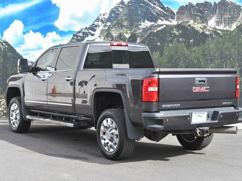 Used 2016 GMC Sierra 2500 Denali w/ Duramax Plus Package image 9