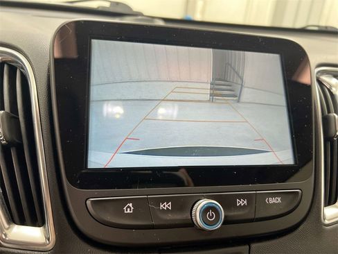 Used 2018 Chevrolet Malibu LT w/ Leather Package image 14