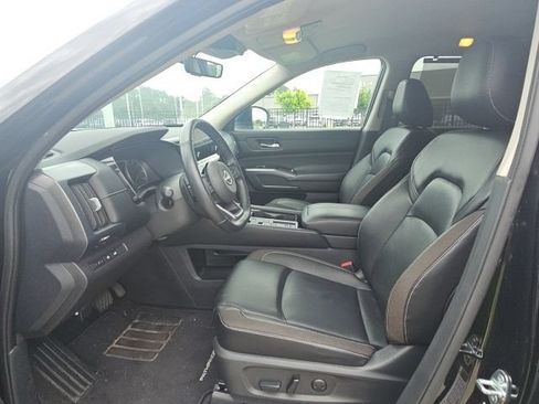 Used 2023 Nissan Pathfinder SL FWD image 13