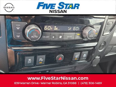 Used 2021 Nissan Titan PRO-4X w/ Pro-4x Convenience Package AWD/4WD image 21