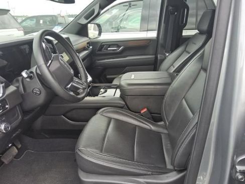 Used 2025 GMC Yukon Denali AWD/4WD image 6