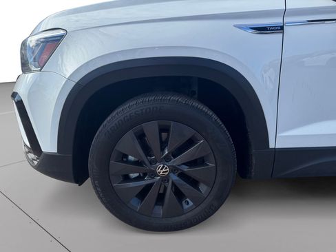 Used 2022 Volkswagen Taos S image 9