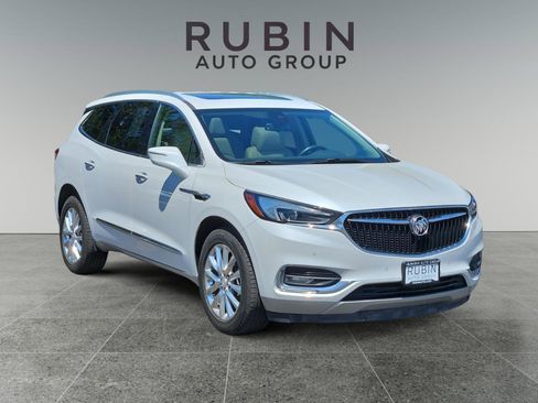 Used 2018 Buick Enclave Premium w/ Trailering Package AWD/4WD image 1
