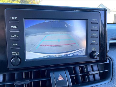 Used 2019 Toyota RAV4 LE image 21