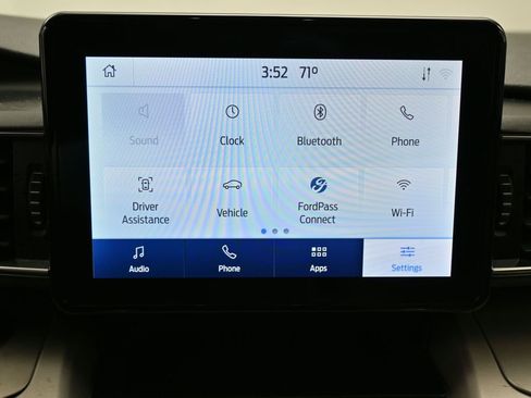 Used 2022 Ford Explorer XLT w/ Equipment Group 202A AWD/4WD image 24
