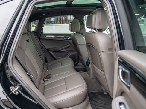 Certified 2026 Porsche Macan AWD/4WD image 23