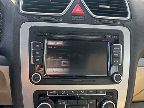 Used 2010 Volkswagen Eos Komfort image 10
