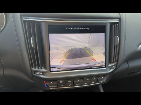 Used 2022 Maserati Levante Modena AWD/4WD image 9