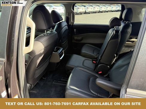 Used 2025 Kia Carnival image 33