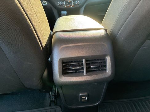 Used 2022 Chevrolet Equinox LT image 17