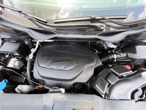 Certified 2022 Honda Odyssey Touring image 24