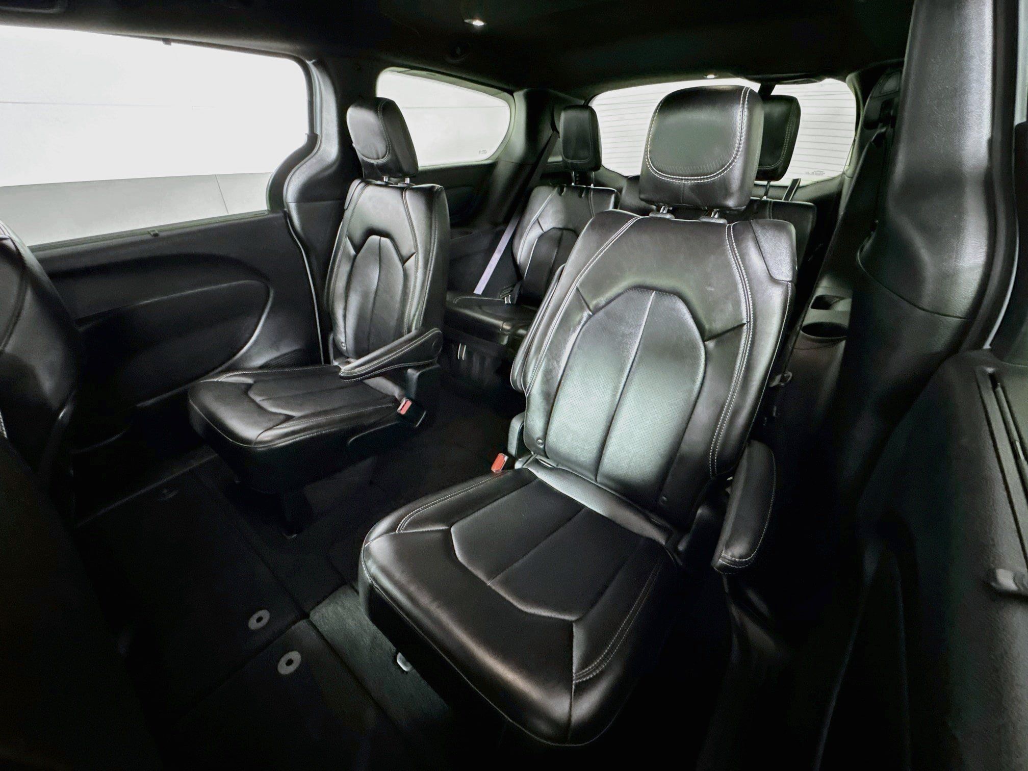 Used 2025 Chrysler Pacifica Select FWD image 22