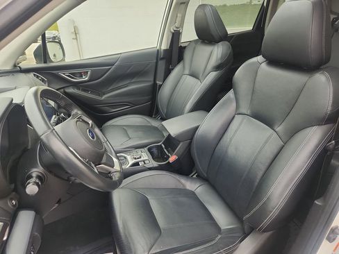 Used 2019 Subaru Forester Limited image 9
