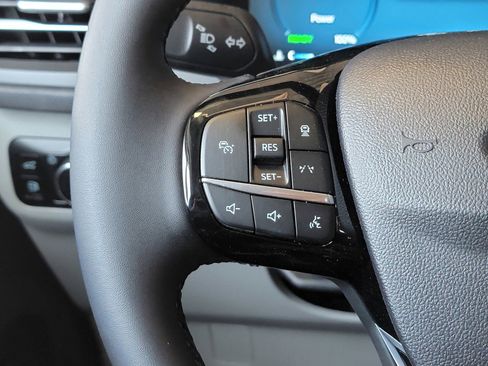 New 2024 Ford Escape SE w/ PHEV Premium Package FWD image 26