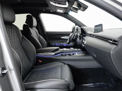 Used 2025 Genesis GV70 3.5T Sport w/ Sport Advanced Package image 22