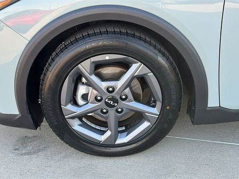 Used 2025 Kia K4 LXS image 6
