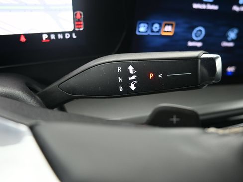 Used 2024 Chevrolet Traverse LS FWD image 19