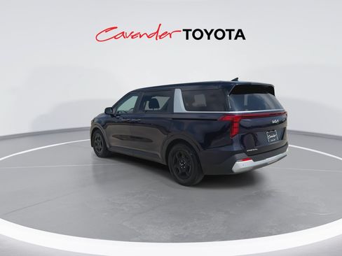Used 2026 Kia Carnival FWD image 6