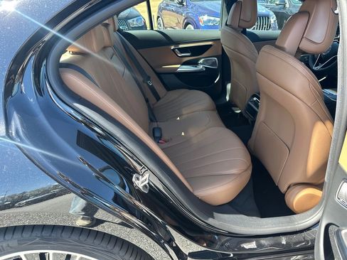 New 2026 Mercedes-Benz E 350 4MATIC Sedan image 17