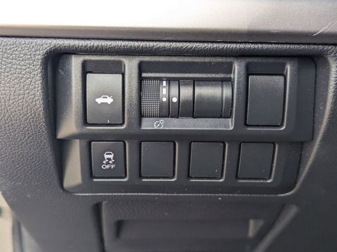 Used 2018 Subaru Legacy 2.5i AWD/4WD image 22