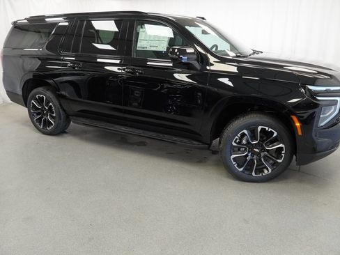 New 2026 Chevrolet Suburban RST w/ Comfort Package AWD/4WD image 4