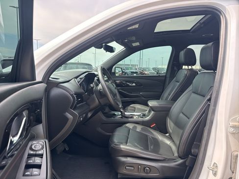 Used 2022 Chevrolet Traverse RS AWD/4WD image 12