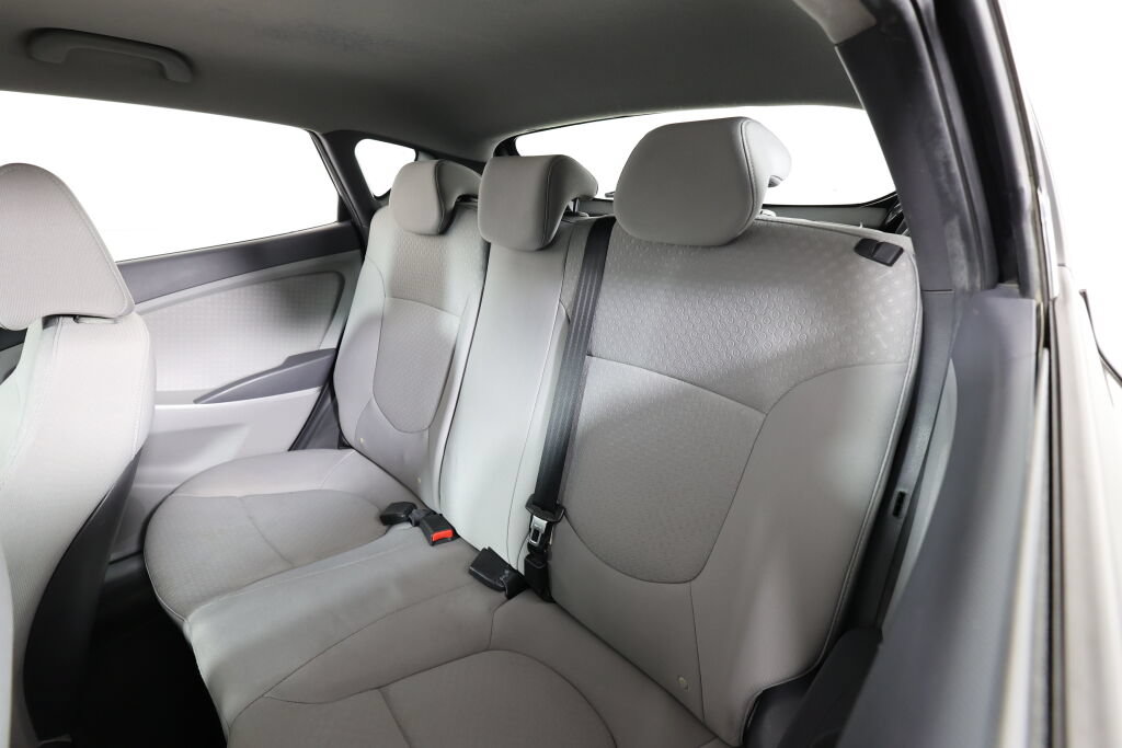 Used 2012 Hyundai Accent SE FWD image 15