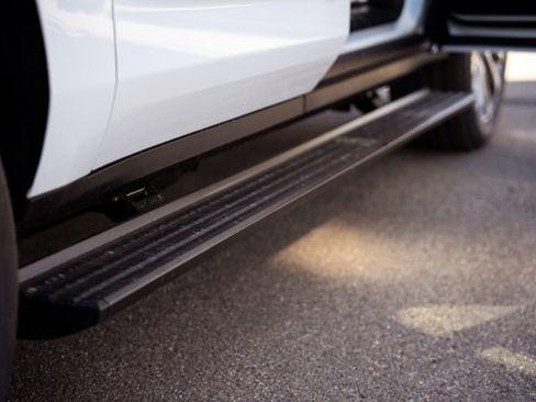 New 2026 Chevrolet Suburban High Country image 16