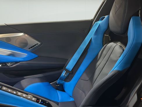 Used 2023 Chevrolet Corvette Stingray Premium Cpe w/ Z51 Performance Package RWD image 22