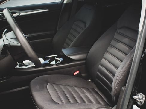 Used 2016 Ford Fusion SE FWD image 17
