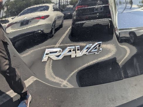 Used 2014 Toyota RAV4 XLE FWD image 28