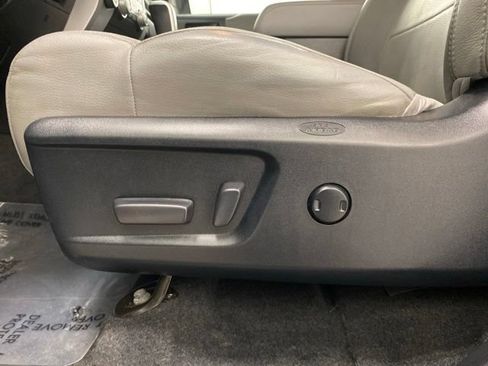 Used 2018 Toyota Tundra Limited w/ Limited Premium Package AWD/4WD image 13