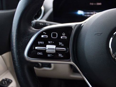 Used 2023 Mercedes-Benz GLA 250 4MATIC image 18