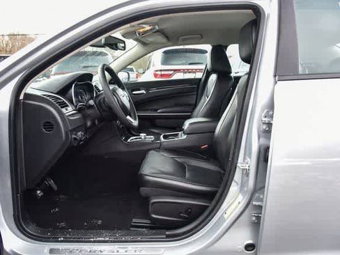 Certified 2023 Chrysler 300 Touring L w/ Comfort Group image 14