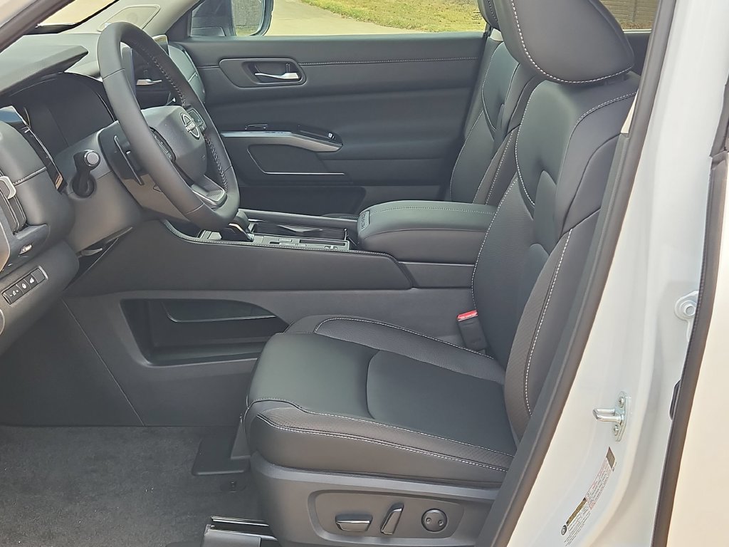 New 2026 Nissan Pathfinder SL FWD image 11