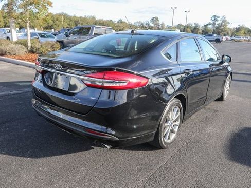 Used 2017 Ford Fusion SE FWD image 9