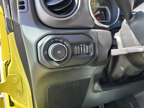 Used 2022 Jeep Wrangler Unlimited Sport image 19