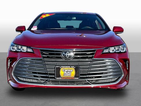 Used 2022 Toyota Avalon XLE FWD image 3